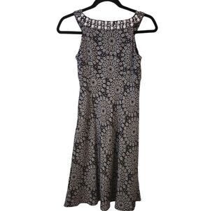 Ann Taylor Loft Navy/White Geometric Pattern Beaded Collar Dress Size 0 Petite